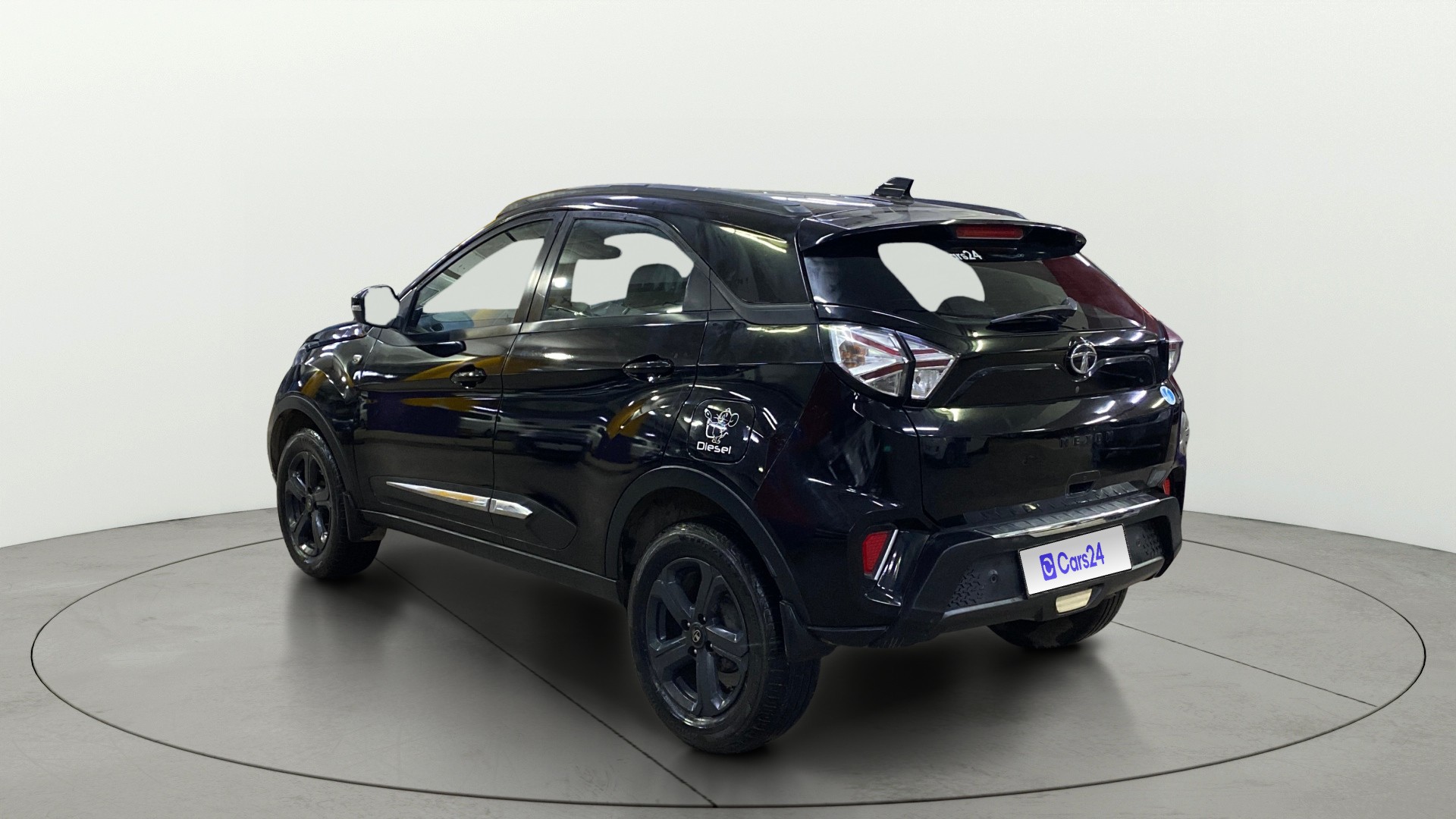 View 2023 Tata Nexon Revotron XE Image 2 Used 2023 Tata Nexon Revotron XE Image 2