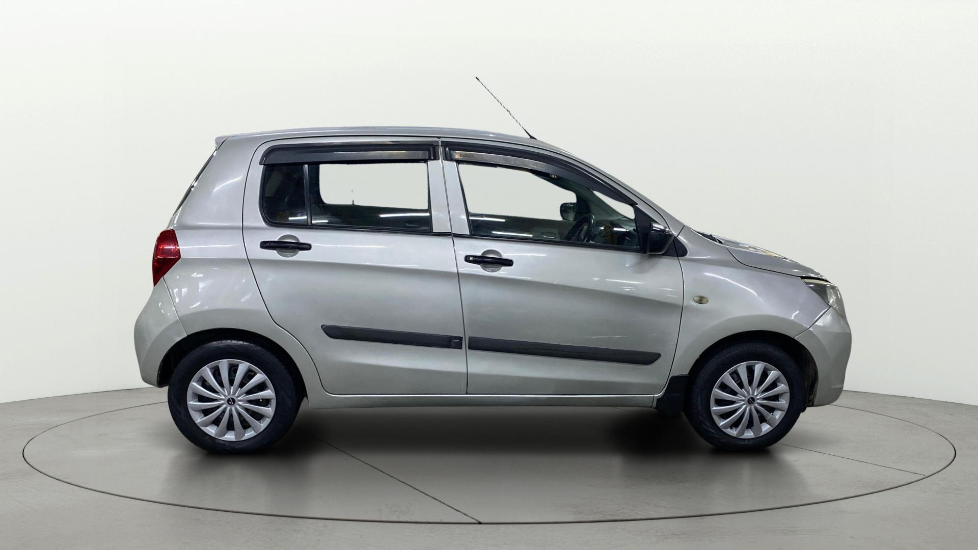 View 2016 Maruti Suzuki 1000 Base Variant Image 25 Used 2016 Maruti Suzuki 1000 Base Variant Image 25