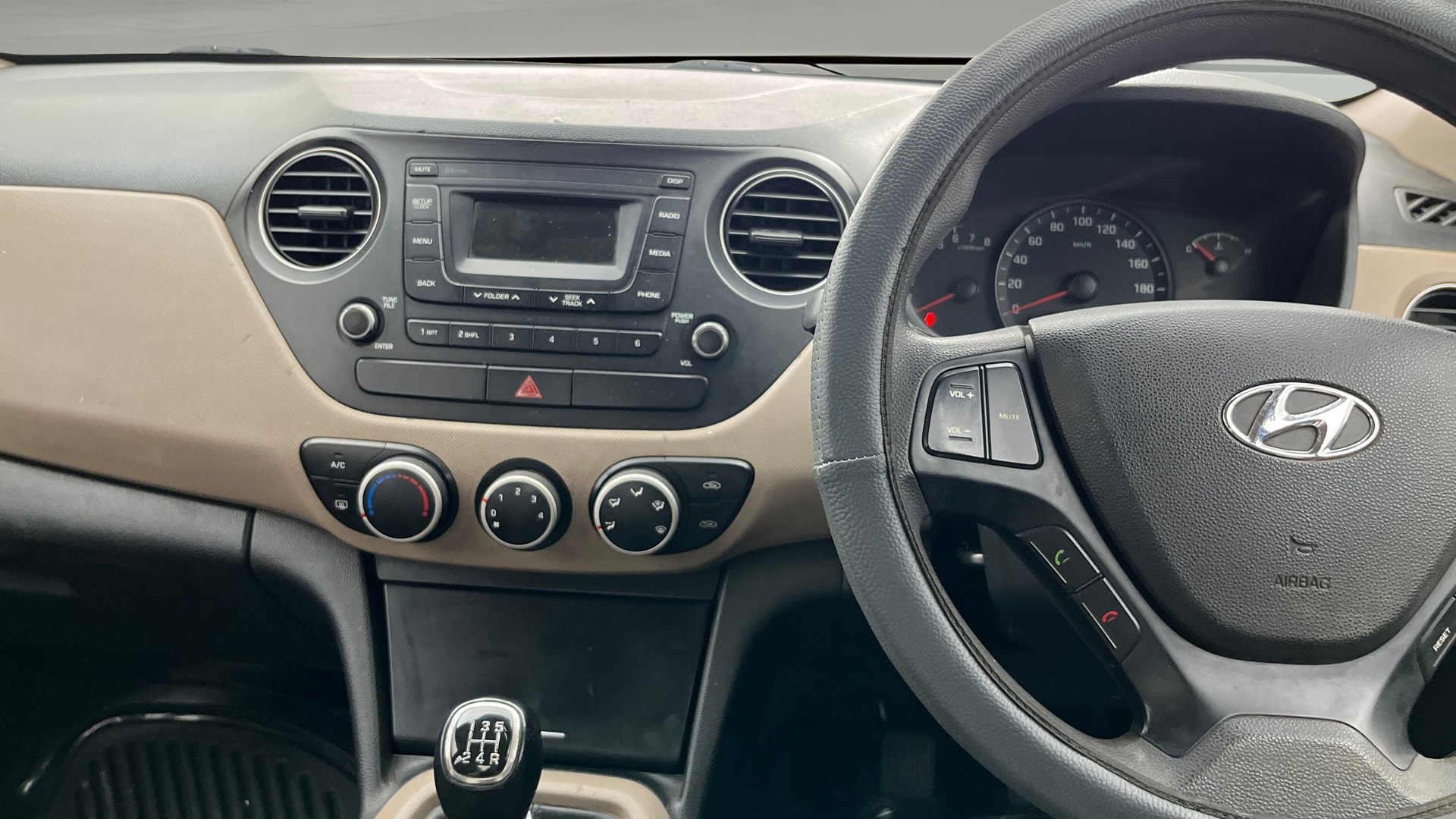 View 2018 Hyundai Xcent S Petrol Image 17 Used 2018 Hyundai Xcent S Petrol Image 17