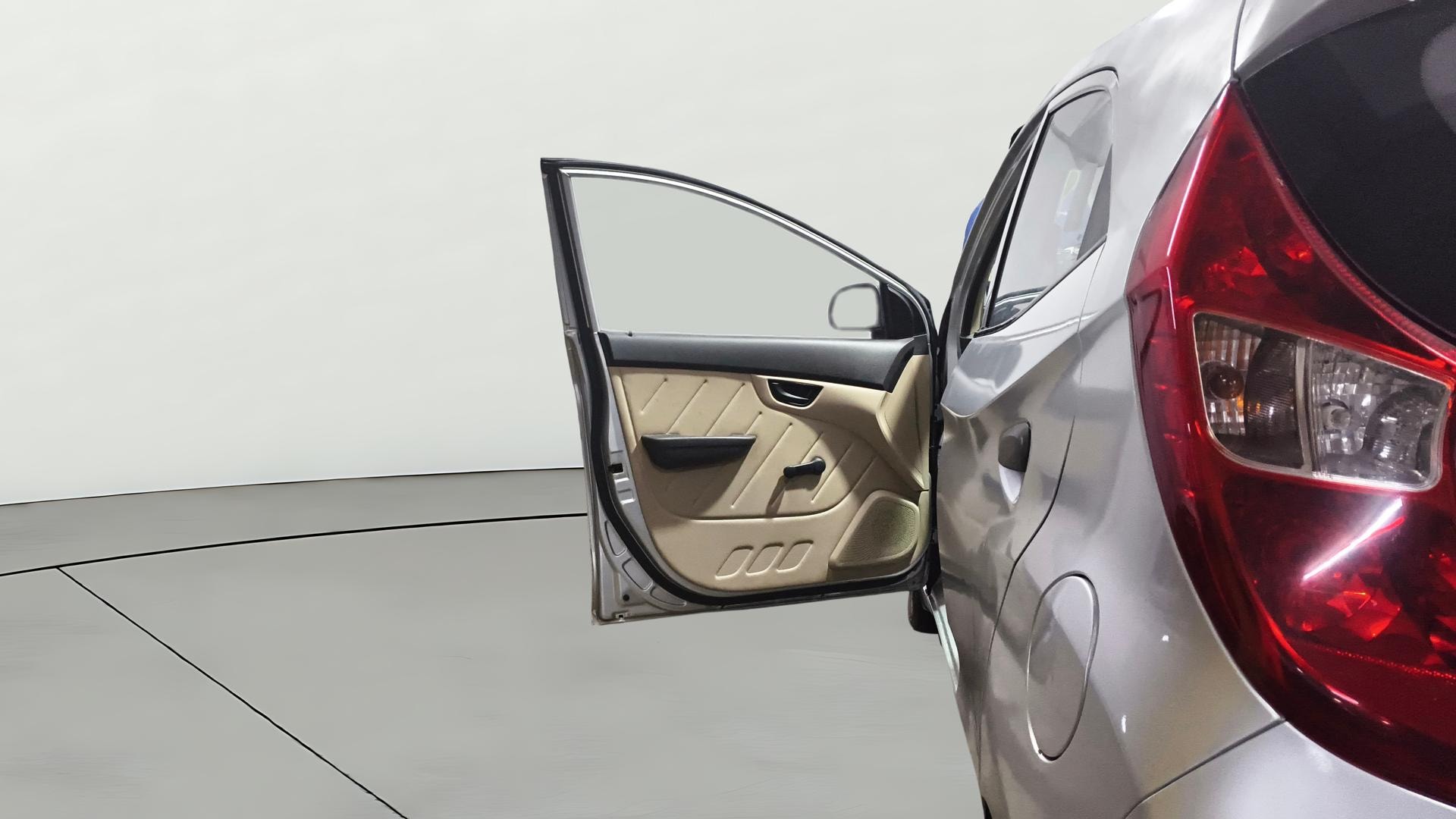 View 2013 Hyundai EON D-Lite Plus Image 31 Used 2013 Hyundai EON D-Lite Plus Image 31
