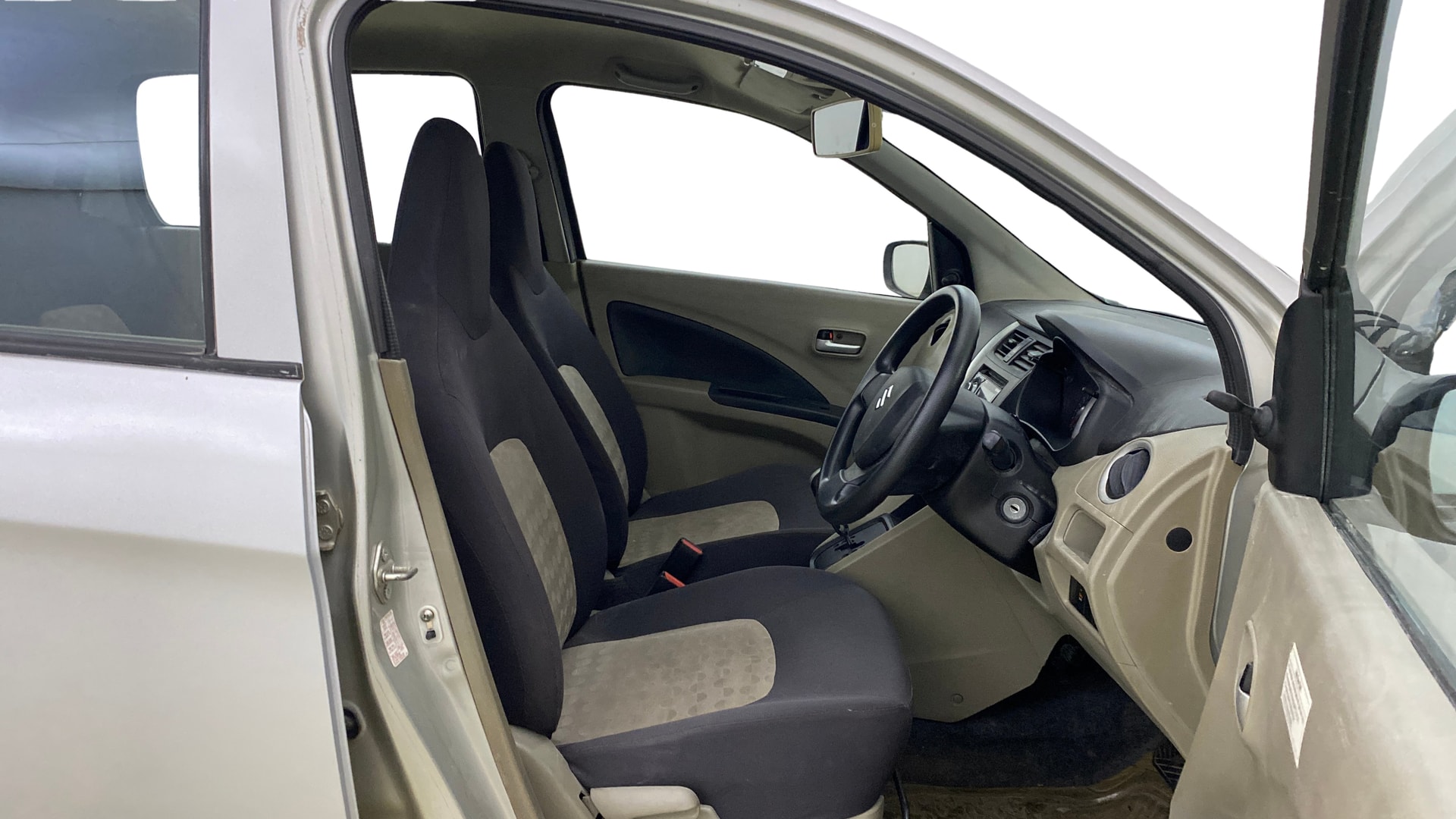 View 2015 Maruti Suzuki 1000 Base Variant Image 26 Used 2015 Maruti Suzuki 1000 Base Variant Image 26