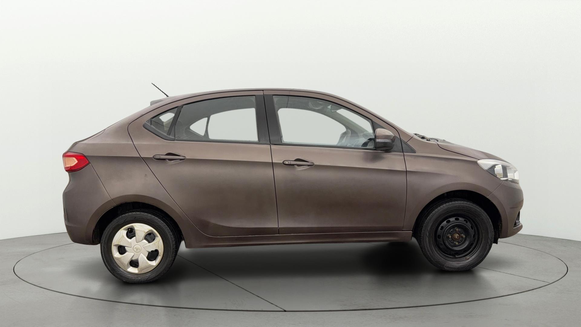 View 2017 Tata Tigor XT Petrol Image 8 Used 2017 Tata Tigor XT Petrol Image 8