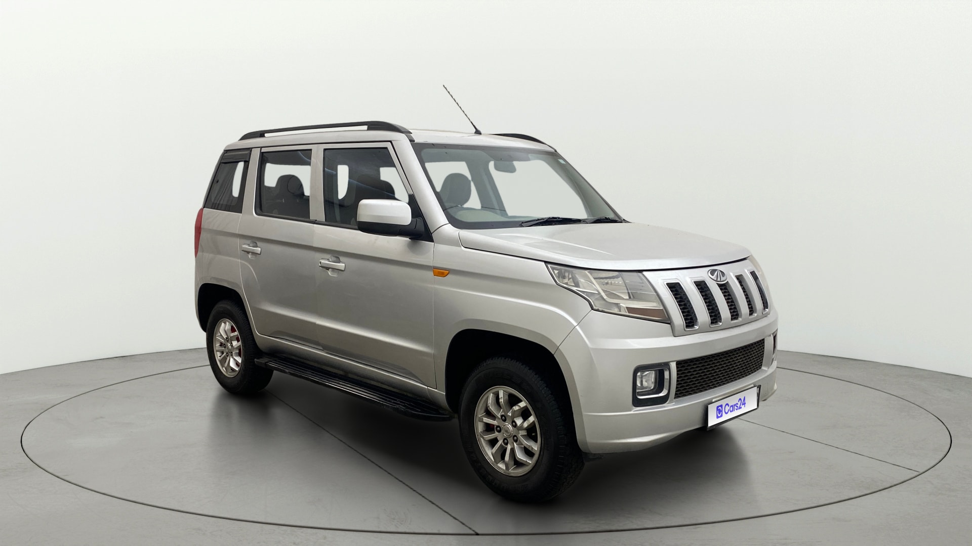 View 2018 Mahindra TUV300 T8 Image 35 Used 2018 Mahindra TUV300 T8 Image 35