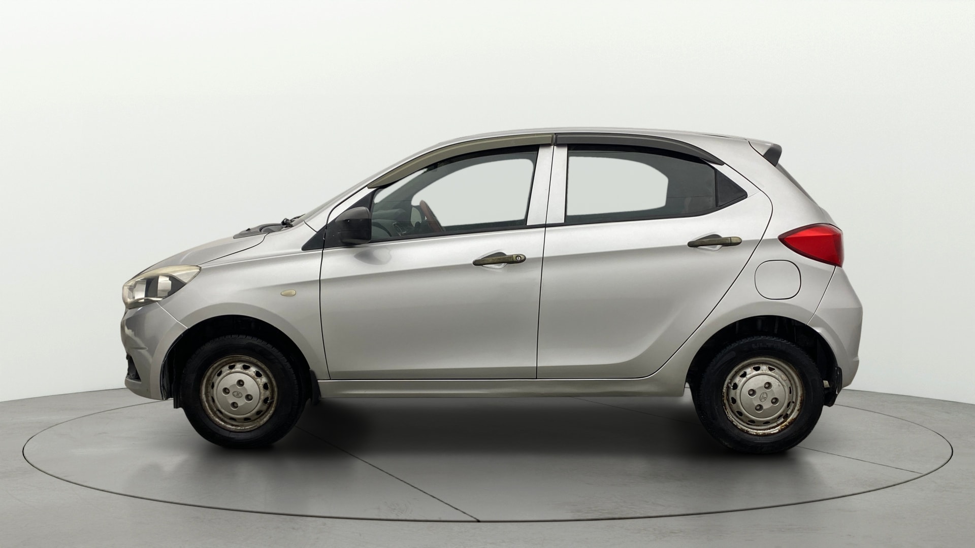 View 2019 Tata Tiago Revotorq XB Image 5 Used 2019 Tata Tiago Revotorq XB Image 5
