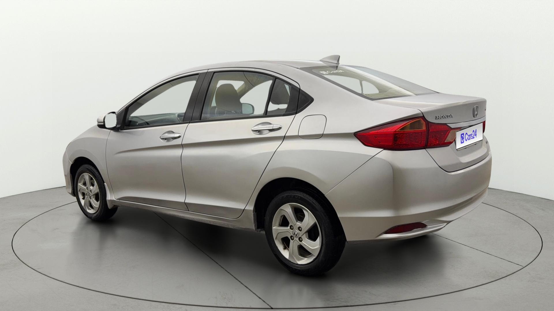 View 2015 Honda City ZX MT Diesel Anniversary Edition Image 2 Used 2015 Honda City ZX MT Diesel Anniversary Edition Image 2