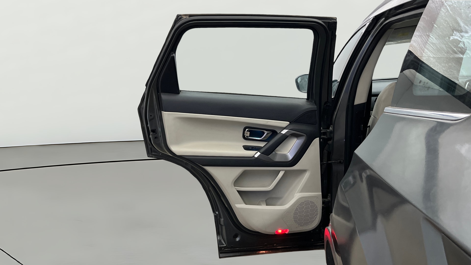 View 2021 Tata Safari XZA Plus Image 16 Used 2021 Tata Safari XZA Plus Image 16
