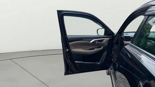 View Toyota Urban Cruiser Hyryder Image 39 Used Toyota Urban Cruiser Hyryder Image 39