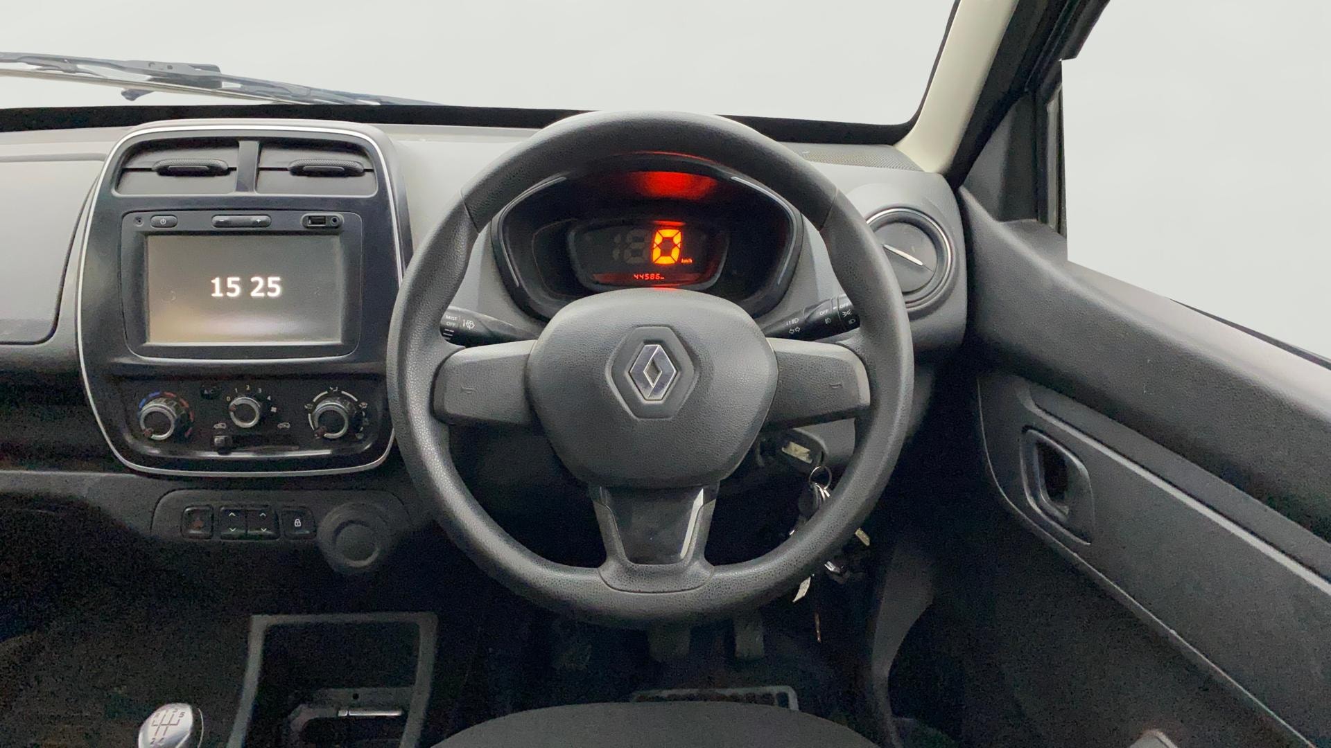 View 2018 Renault Kwid RXT 1.0 Image 12 Used 2018 Renault Kwid RXT 1.0 Image 12