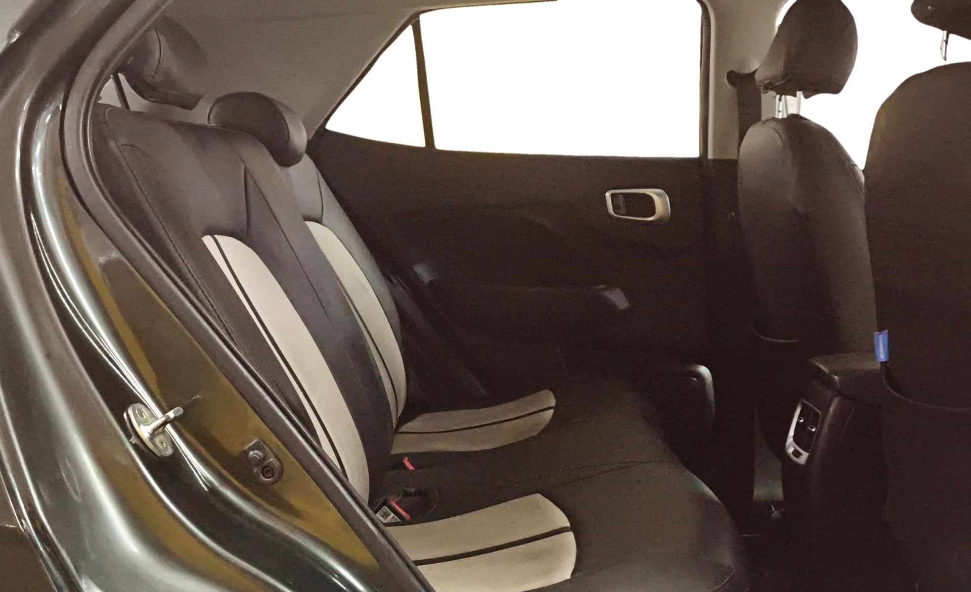View 2021 Hyundai Venue SX Plus 1.0 Petrol AT Image 35 Used 2021 Hyundai Venue SX Plus 1.0 Petrol AT Image 35