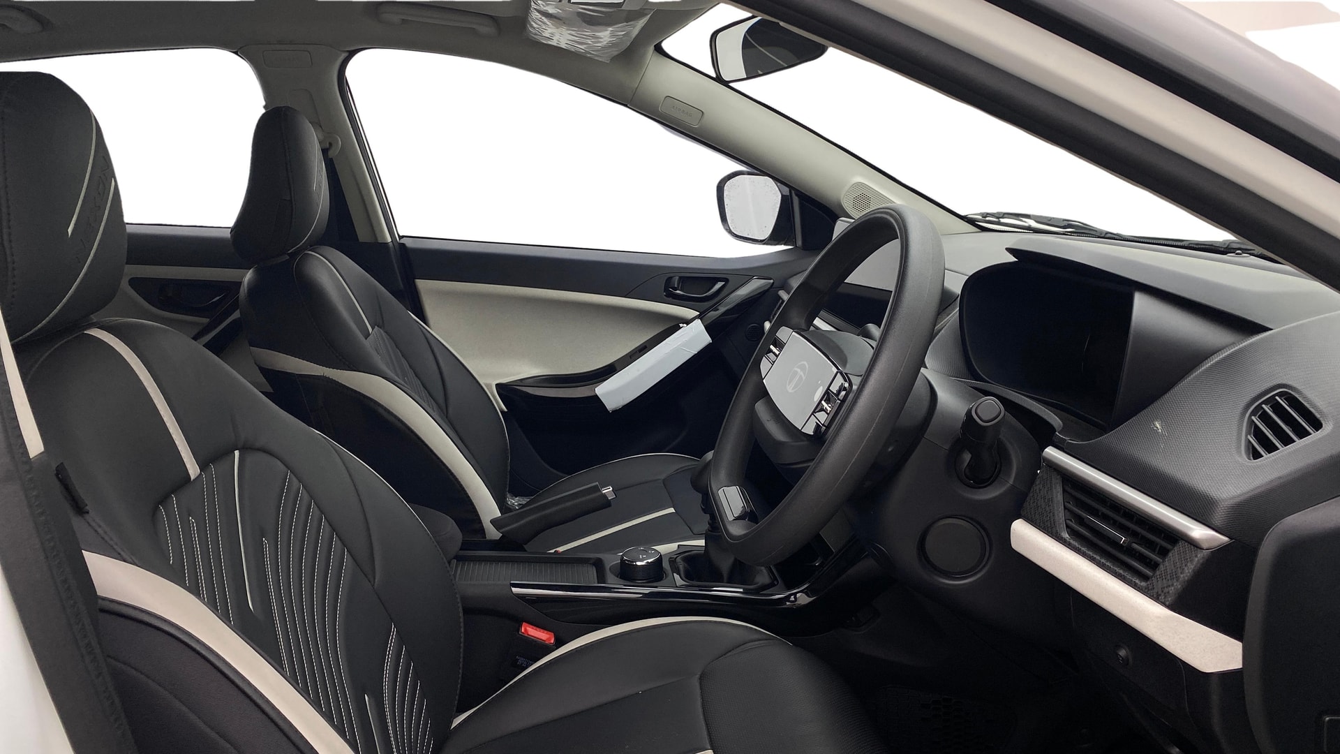 View 2025 Tata Nexon Revotron XE Image 26 Used 2025 Tata Nexon Revotron XE Image 26