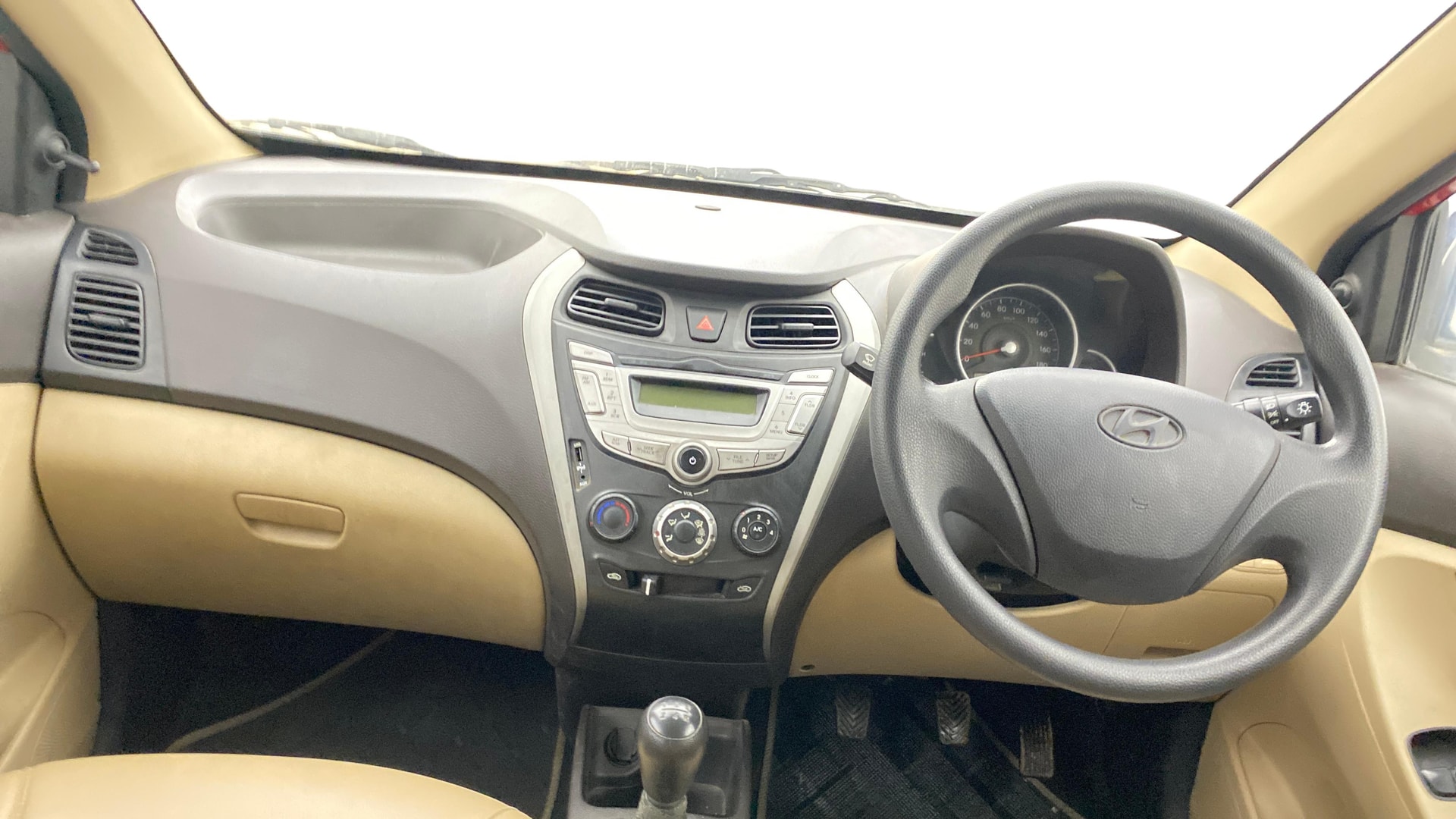 View 2016 Hyundai EON Magna Plus Image 28 Used 2016 Hyundai EON Magna Plus Image 28