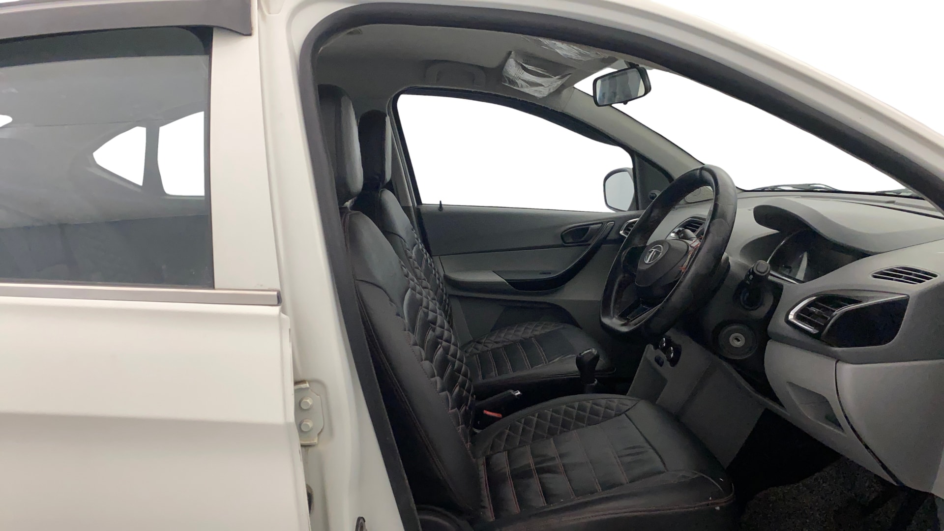 View 2022 Tata Tigor XE Diesel Image 25 Used 2022 Tata Tigor XE Diesel Image 25