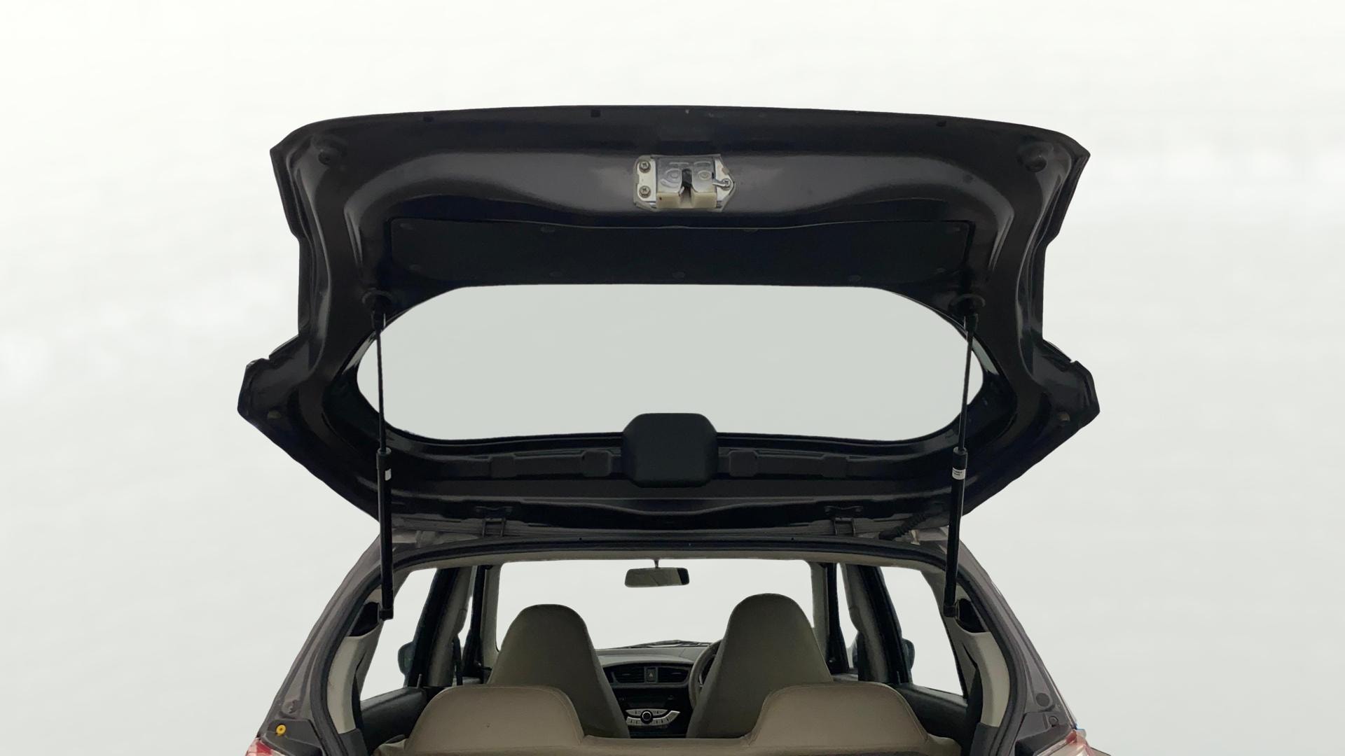 View 2015 Maruti Suzuki Alto K10 LX Image 16 Used 2015 Maruti Suzuki Alto K10 LX Image 16