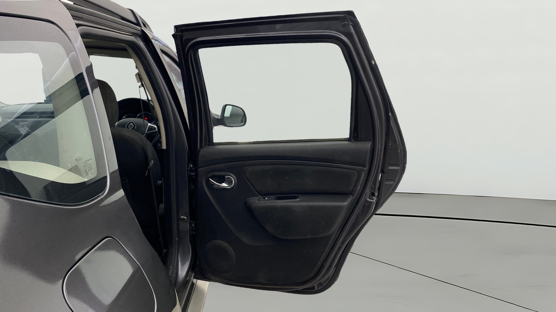 View 2021 Renault Duster 1.3L Turbo Petrol RXZ Image 7 Used 2021 Renault Duster 1.3L Turbo Petrol RXZ Image 7