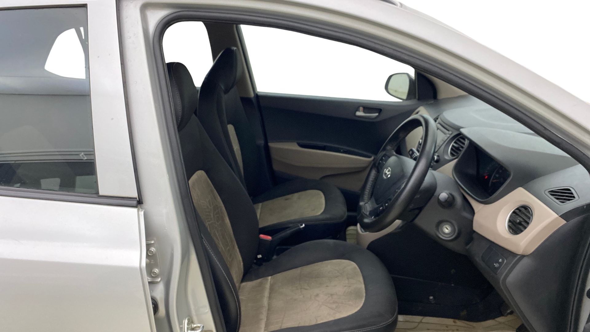 View 2015 Hyundai Grand i10 Sportz 1.2 Kappa Image 25 Used 2015 Hyundai Grand i10 Sportz 1.2 Kappa Image 25