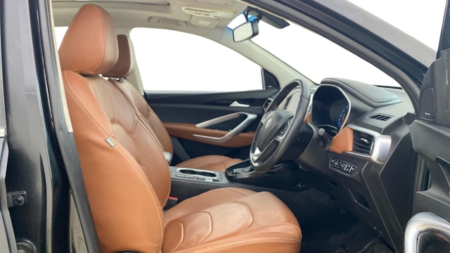 View MG Hector Plus Image 19 Used MG Hector Plus Image 19