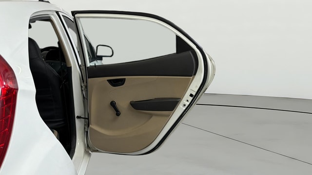 View Hyundai EON Image 7 Used Hyundai EON Image 7