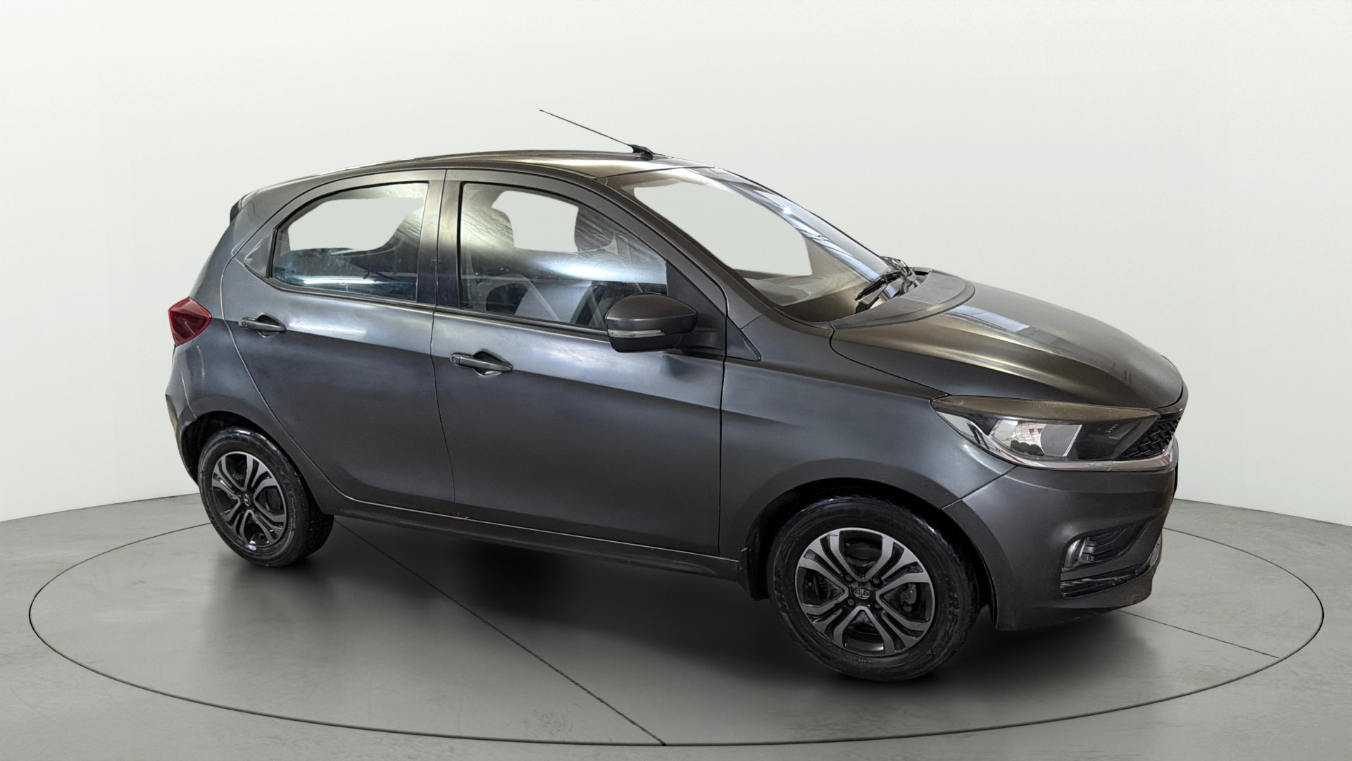 View 2020 Tata Tiago Revotorq XB Image 21 Used 2020 Tata Tiago Revotorq XB Image 21