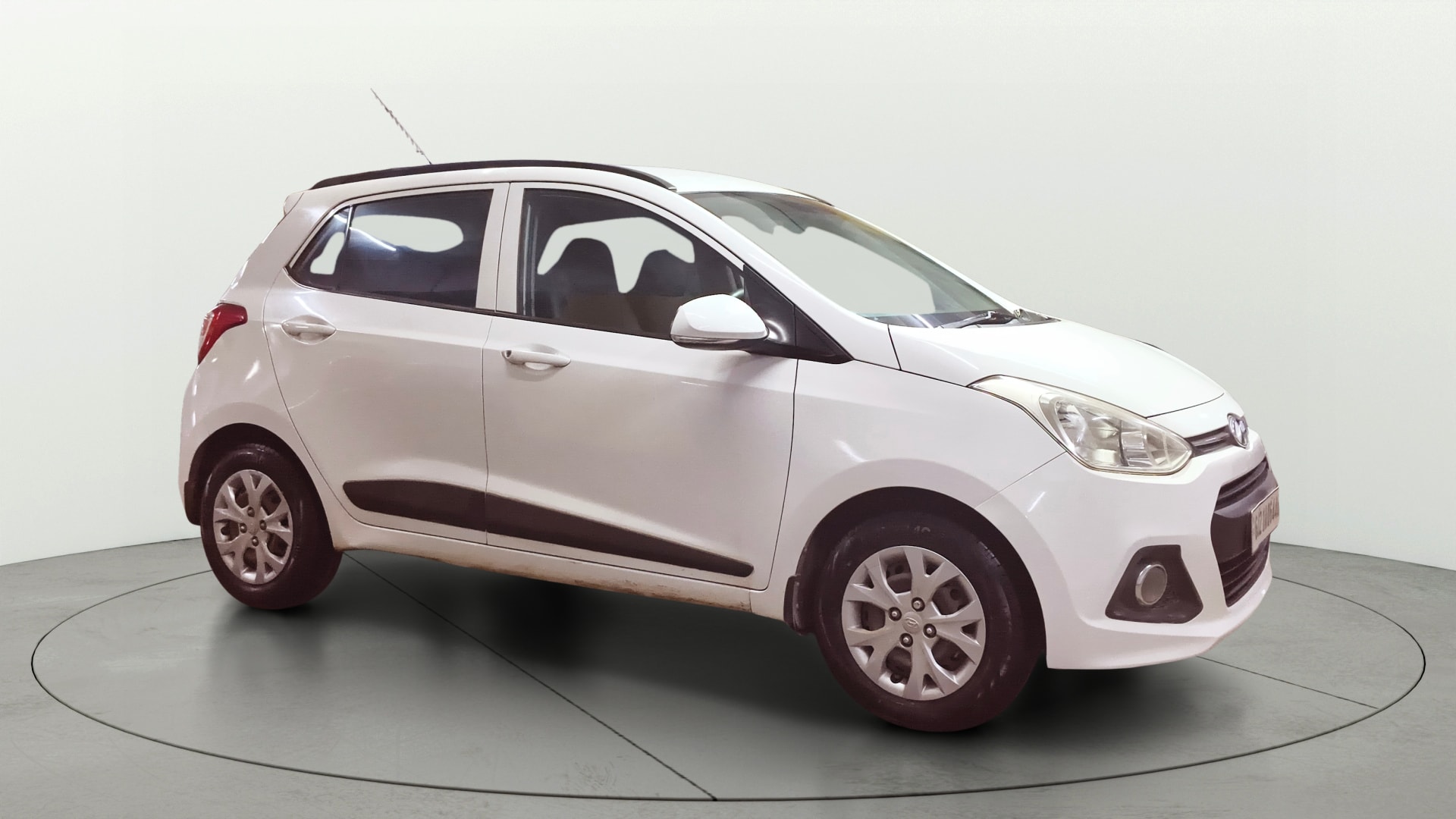 View 2015 Hyundai Grand i10 Sportz 1.2 Kappa Image 37 Used 2015 Hyundai Grand i10 Sportz 1.2 Kappa Image 37
