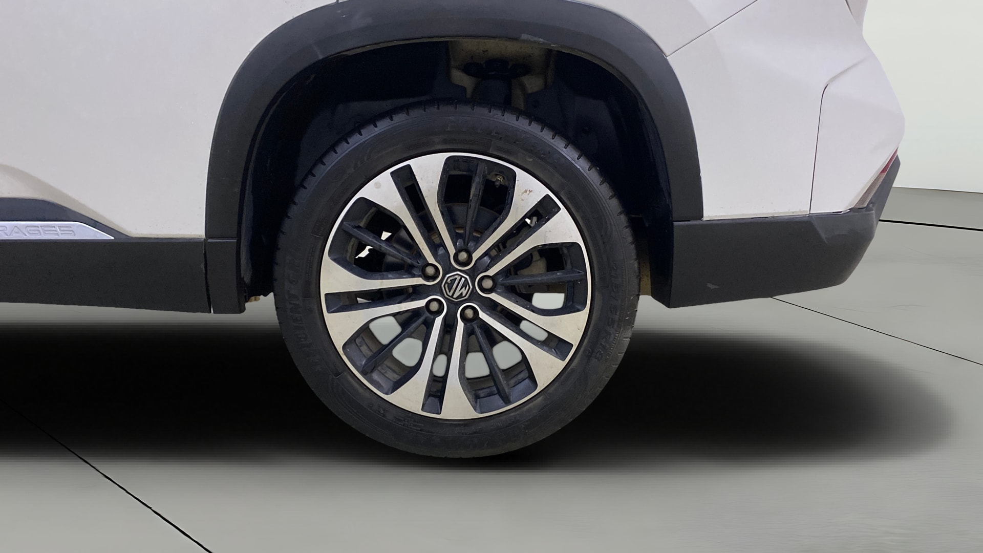 View 2024 MG Hector Plus Savvy Pro 7 Seater CVT Petrol Image 8 Used 2024 MG Hector Plus Savvy Pro 7 Seater CVT Petrol Image 8