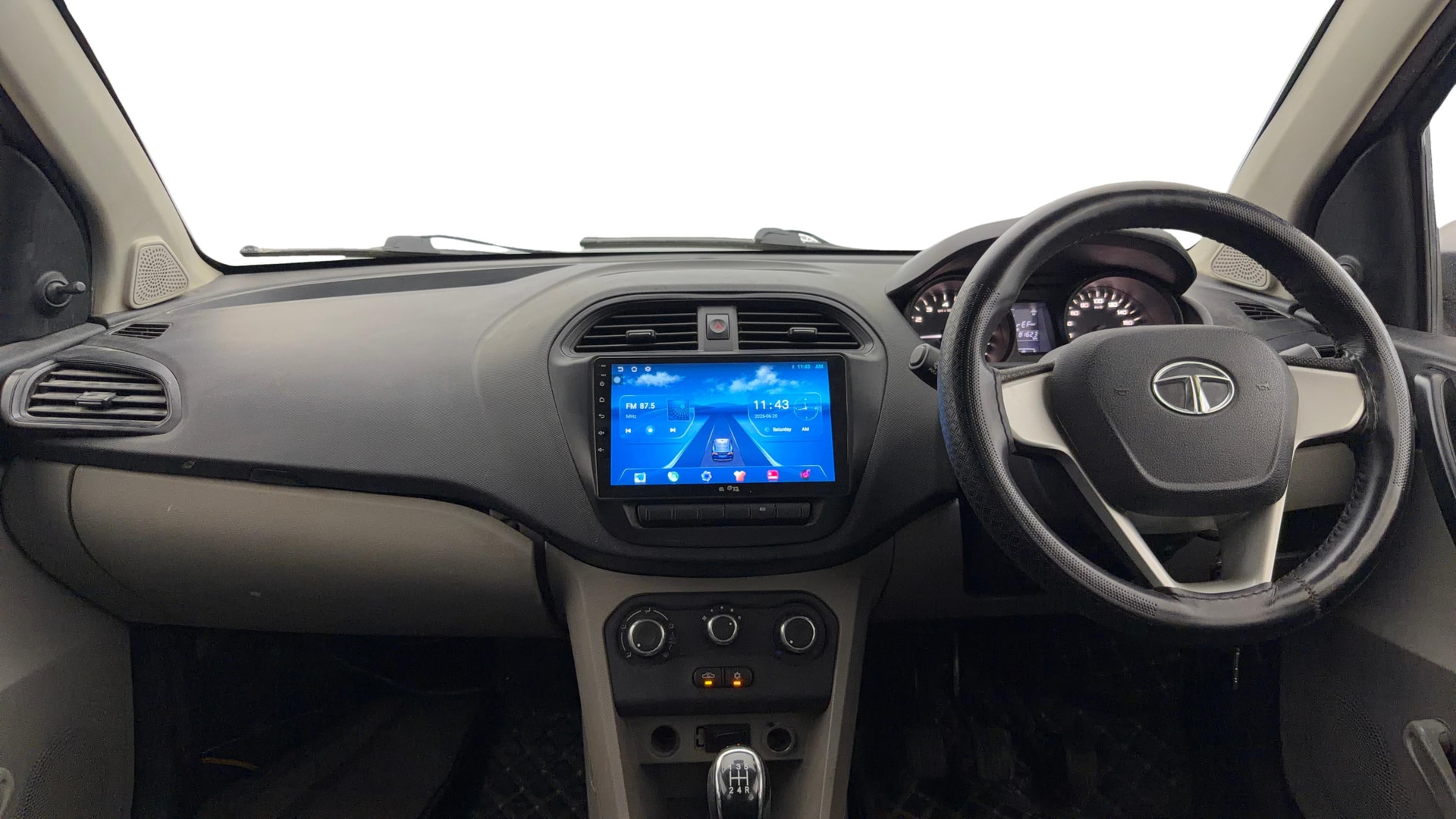 View 2017 Tata Tiago Revotorq XB Image 15 Used 2017 Tata Tiago Revotorq XB Image 15