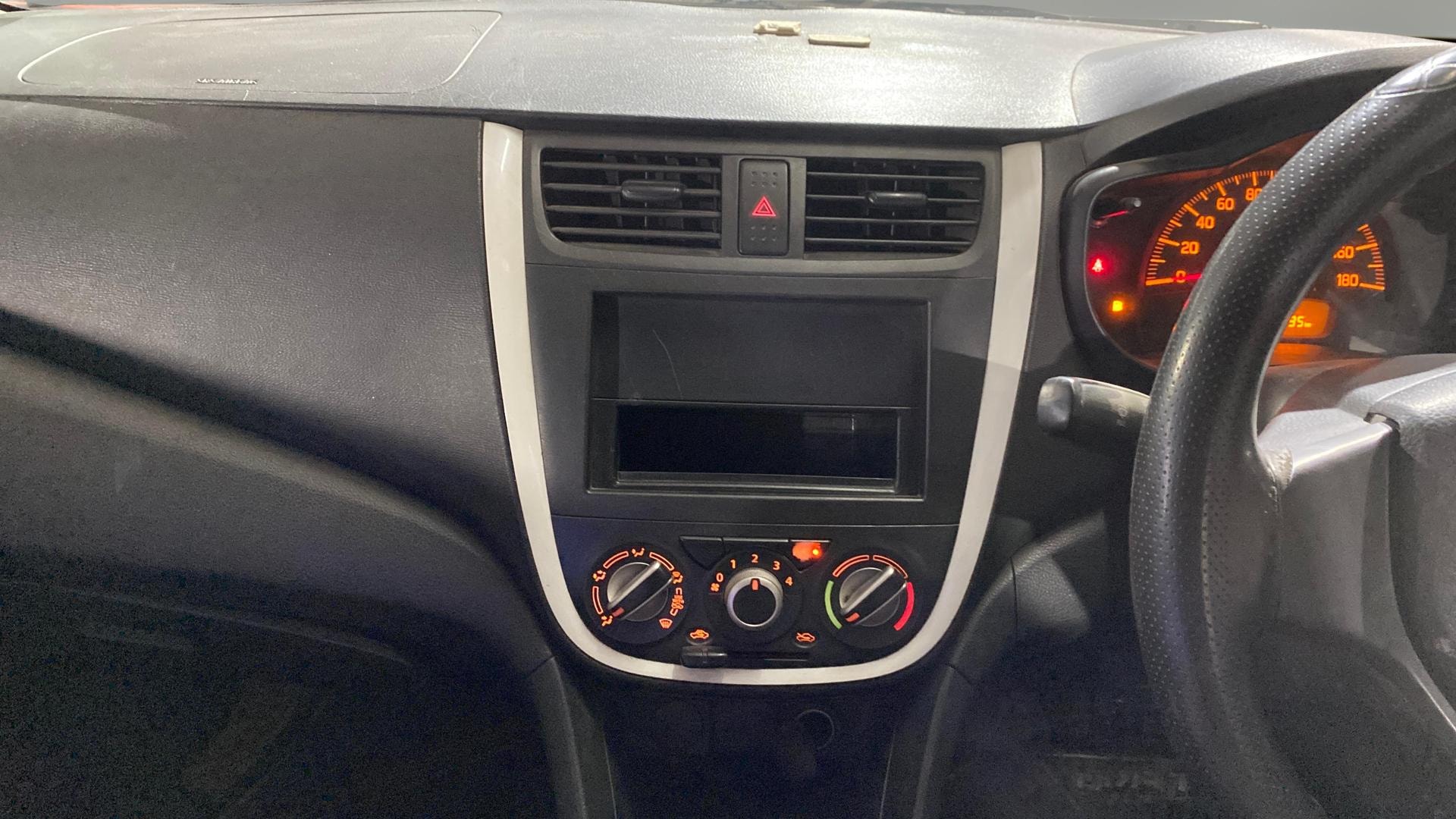 View 2019 Maruti Suzuki 1000 Base Variant Image 17 Used 2019 Maruti Suzuki 1000 Base Variant Image 17