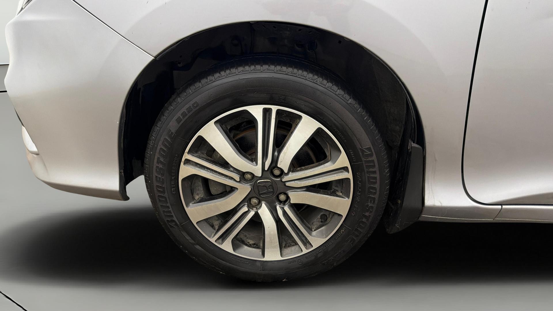 View 2020 Honda City ZX MT Diesel Anniversary Edition Image 29 Used 2020 Honda City ZX MT Diesel Anniversary Edition Image 29