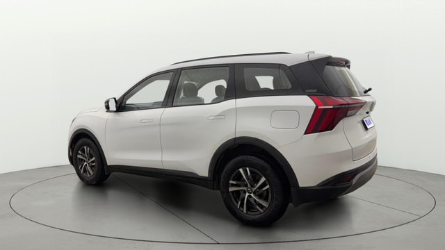 View Mahindra XUV700 Image 2 Used Mahindra XUV700 Image 2