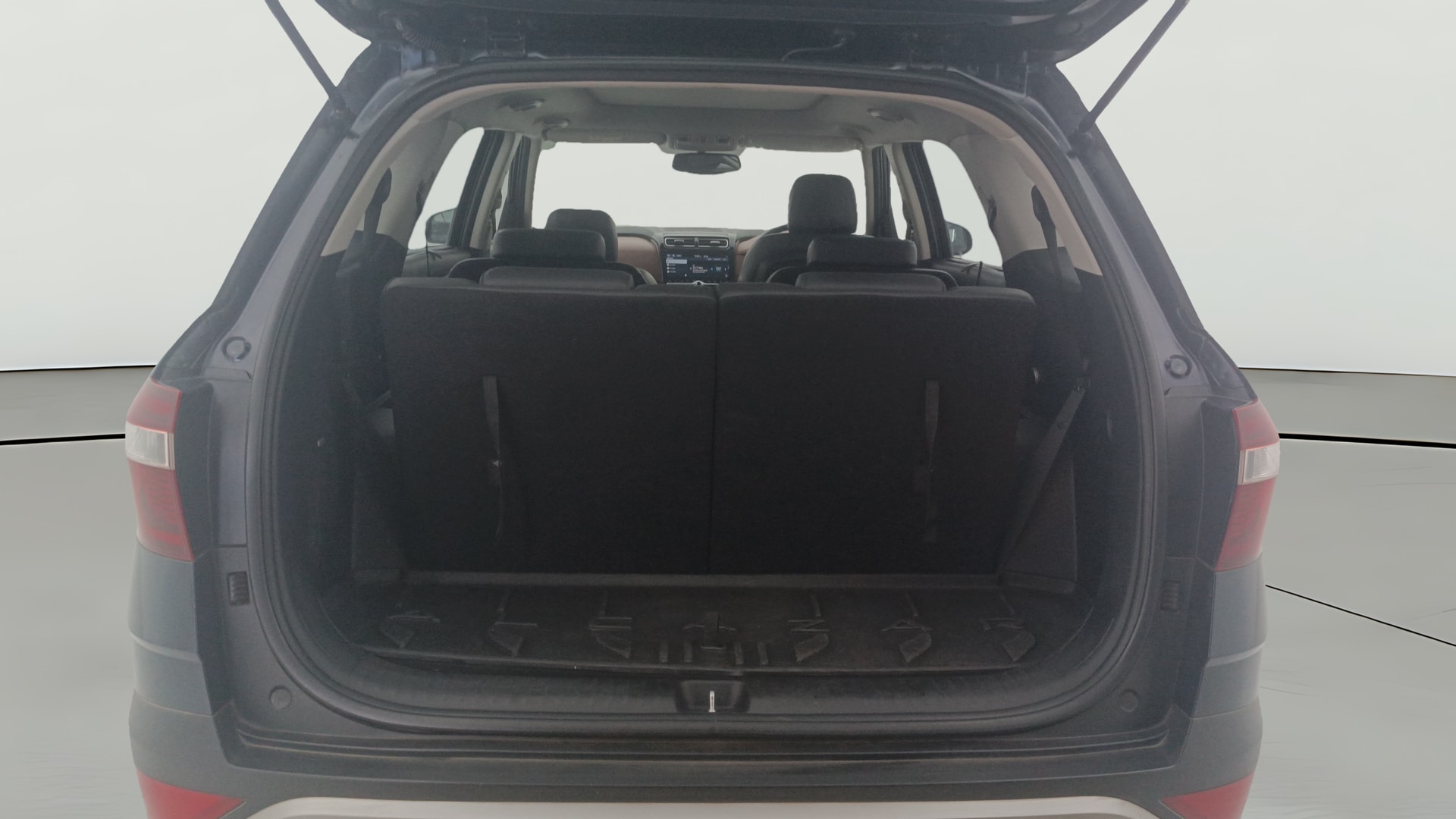 View 2022 Hyundai Alcazar Prestige 6 Seater MT Petrol Image 43 Used 2022 Hyundai Alcazar Prestige 6 Seater MT Petrol Image 43