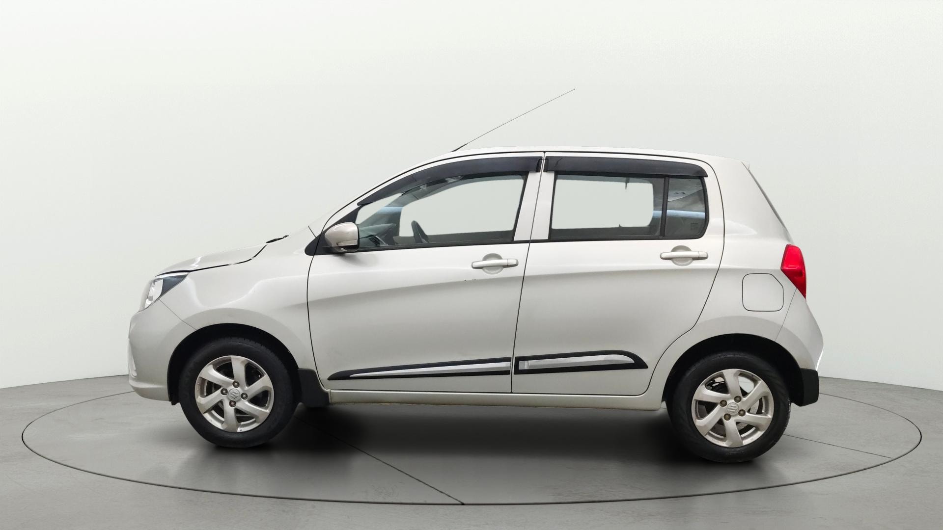 View 2021 Maruti Suzuki 1000 Base Variant Image 5 Used 2021 Maruti Suzuki 1000 Base Variant Image 5