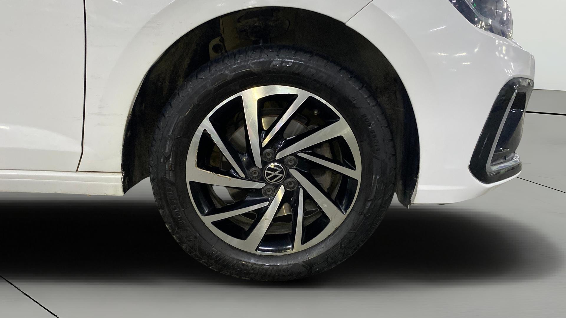View 2023 Volkswagen Virtus Topline 1.0 TSI MT Image 44 Used 2023 Volkswagen Virtus Topline 1.0 TSI MT Image 44