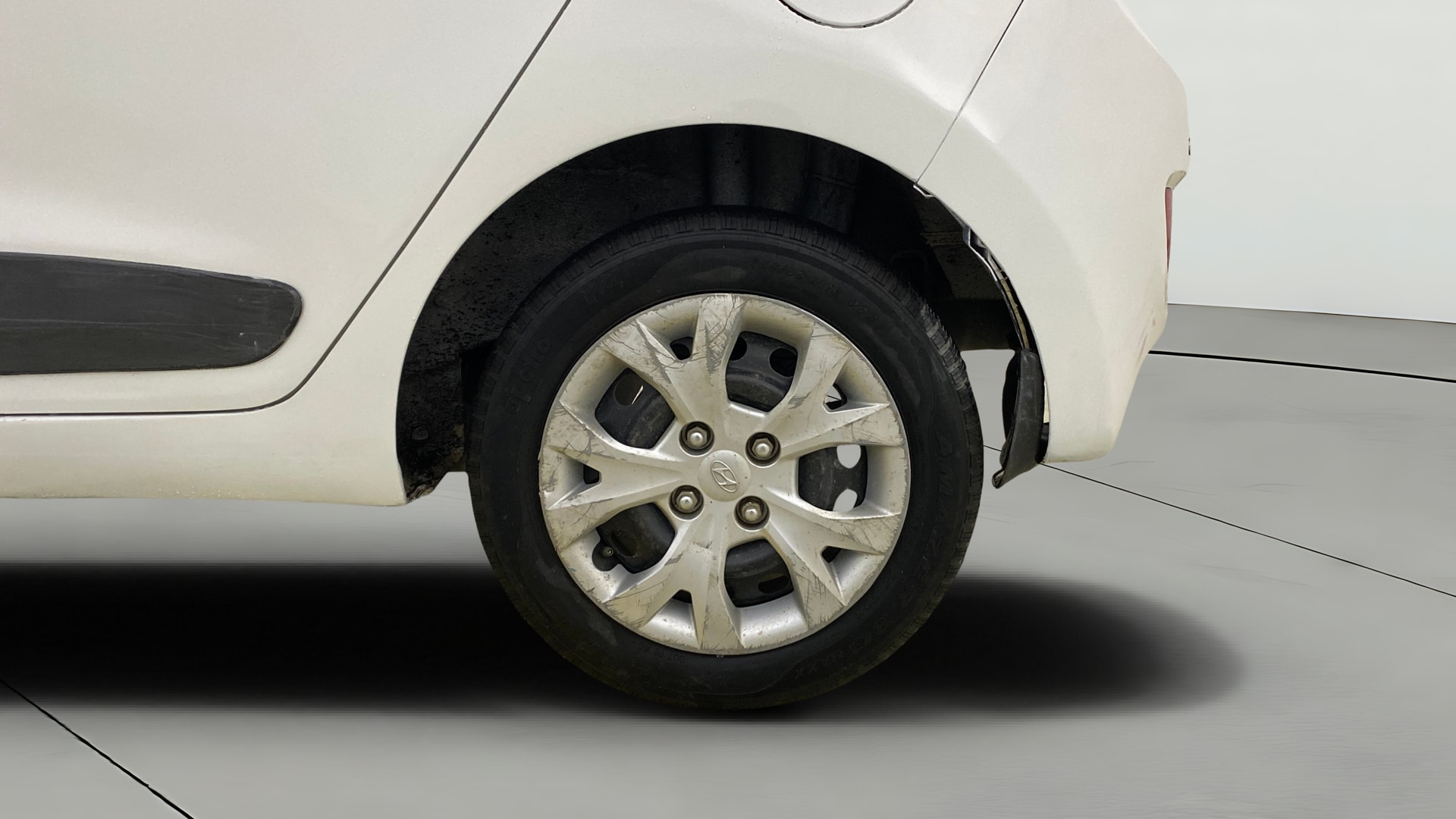 View 2016 Hyundai Grand i10 Sportz 1.2 Kappa Image 11 Used 2016 Hyundai Grand i10 Sportz 1.2 Kappa Image 11