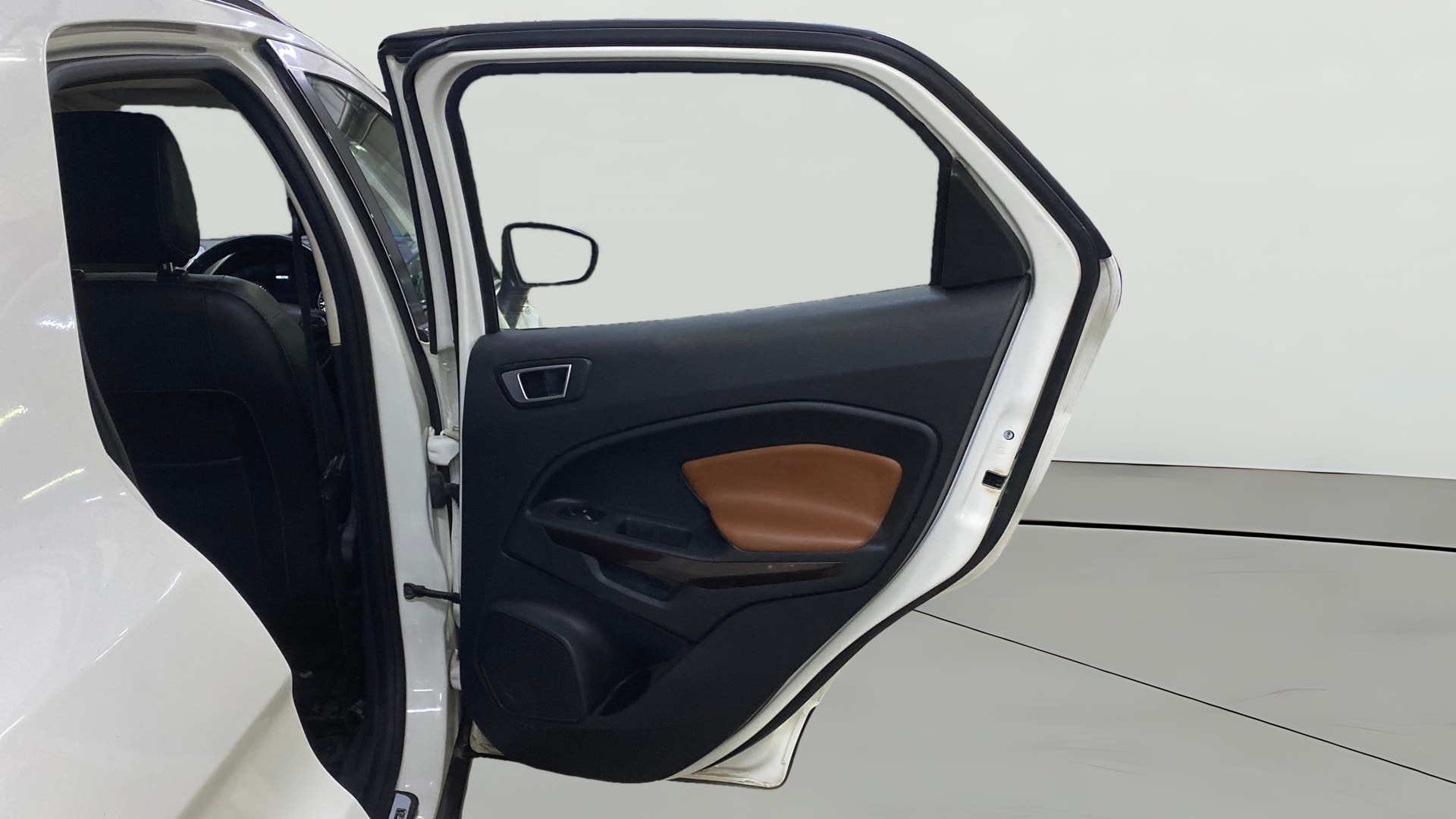 View 2019 Ford EcoSport 1.5 TDCi Diesel Ambiente BS IV Image 7 Used 2019 Ford EcoSport 1.5 TDCi Diesel Ambiente BS IV Image 7