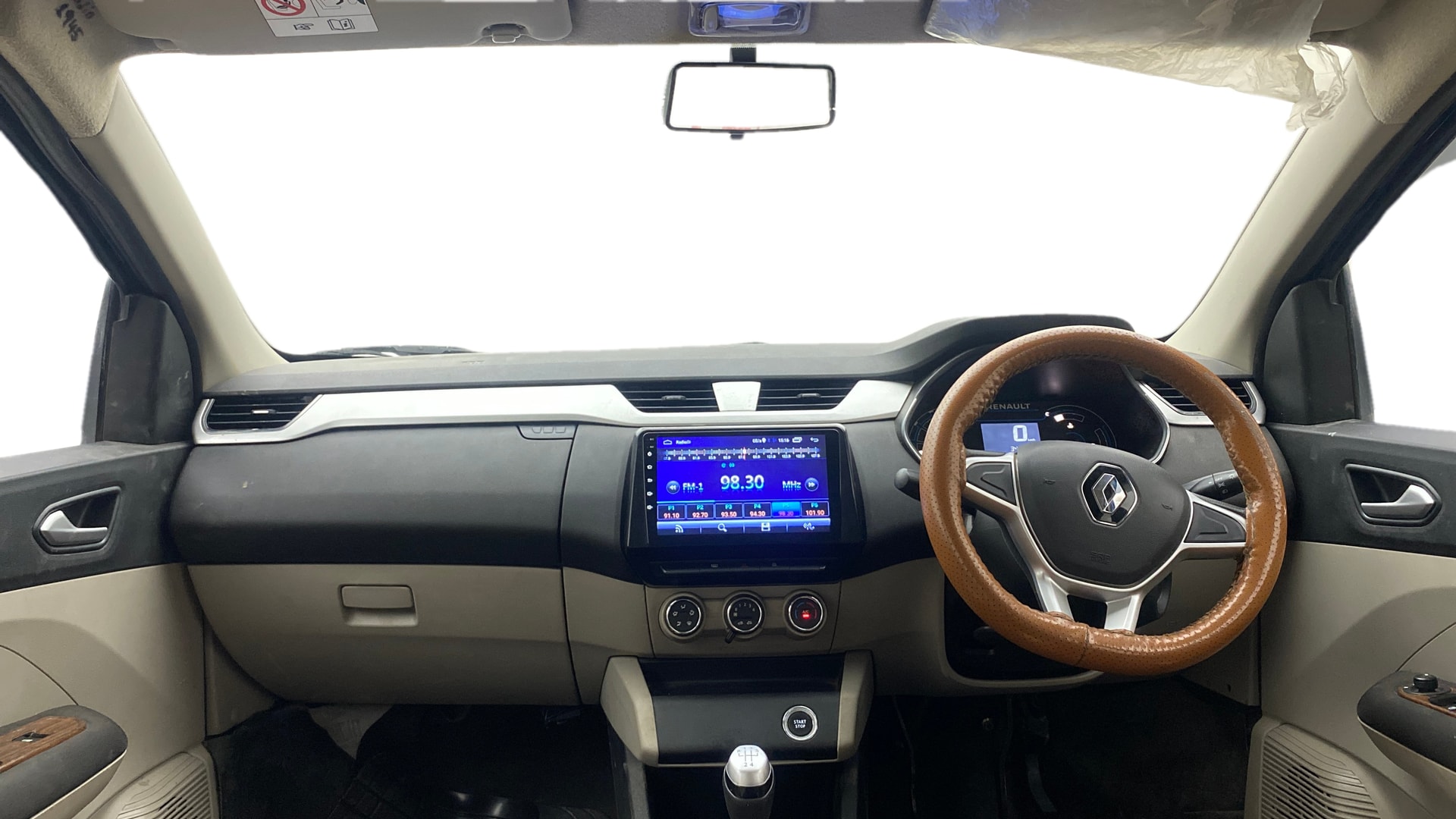 View 2020 Renault Triber RXZ Image 16 Used 2020 Renault Triber RXZ Image 16