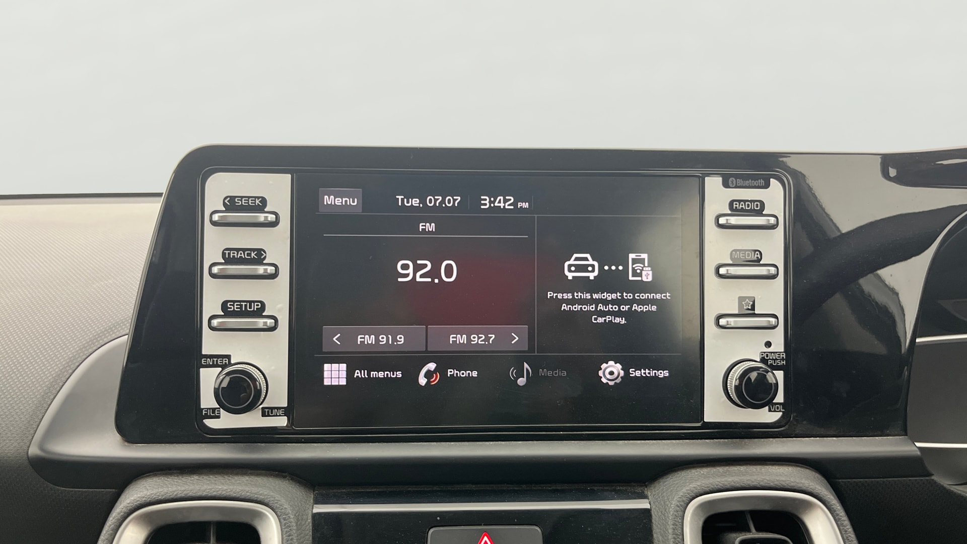View 2023 Kia Sonet HTK Plus iMT Petrol Image 18 Used 2023 Kia Sonet HTK Plus iMT Petrol Image 18