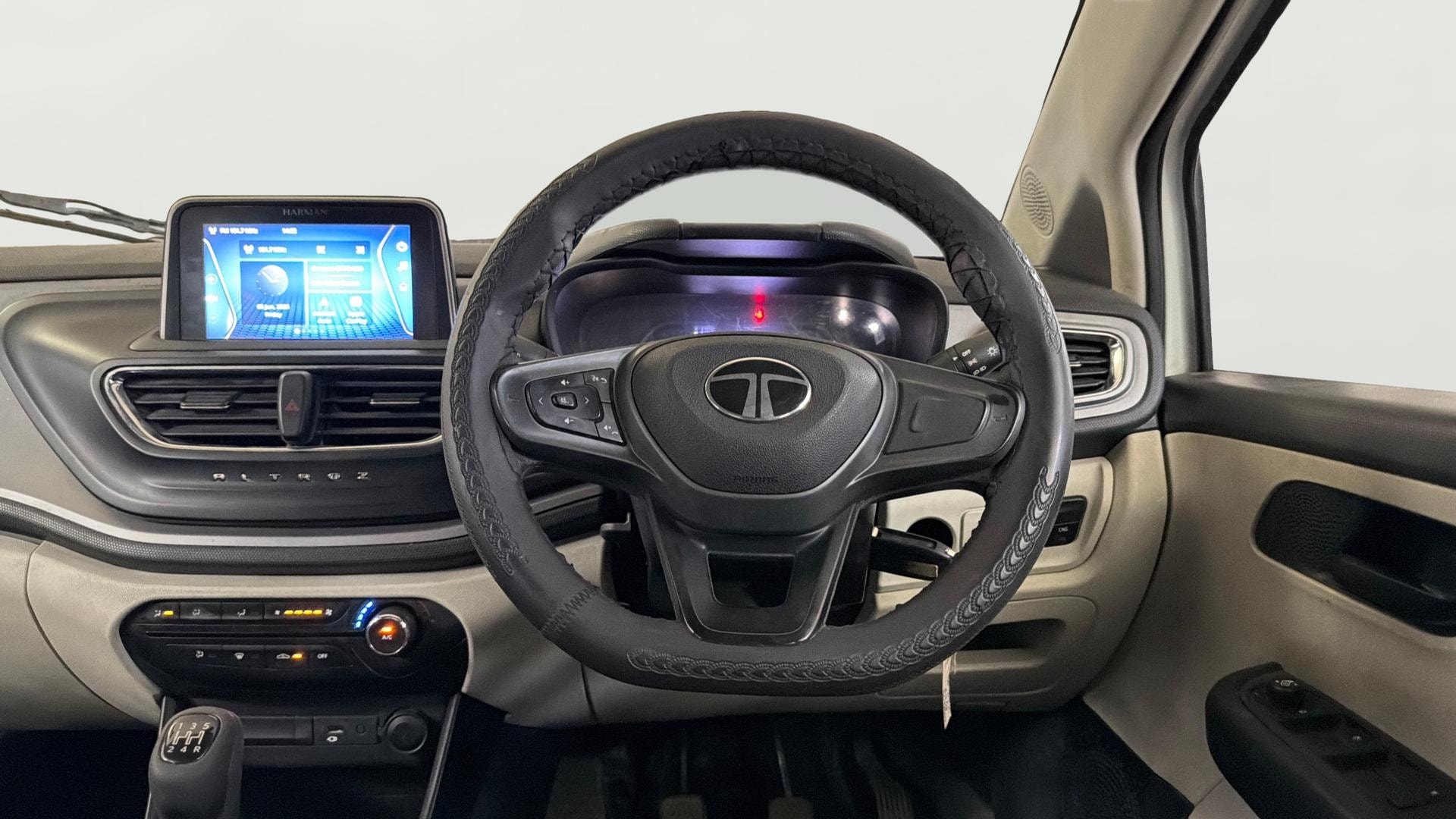 View 2024 Tata Altroz XZ Petrol Image 20 Used 2024 Tata Altroz XZ Petrol Image 20