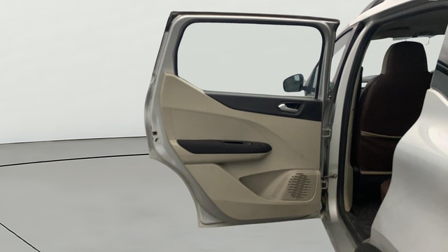 View Renault Triber Image 16 Used Renault Triber Image 16