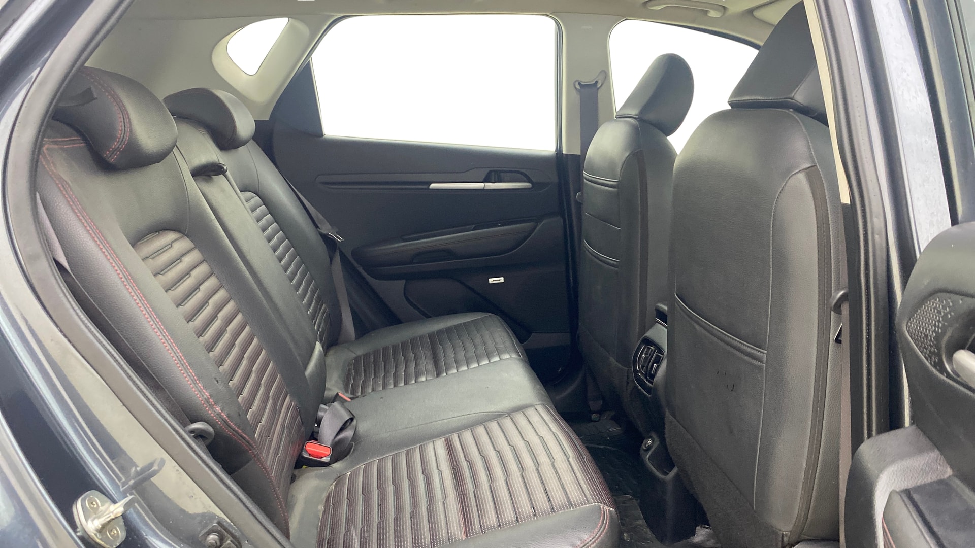 View 2020 Kia Sonet GTX Plus iMT Petrol Image 37 Used 2020 Kia Sonet GTX Plus iMT Petrol Image 37