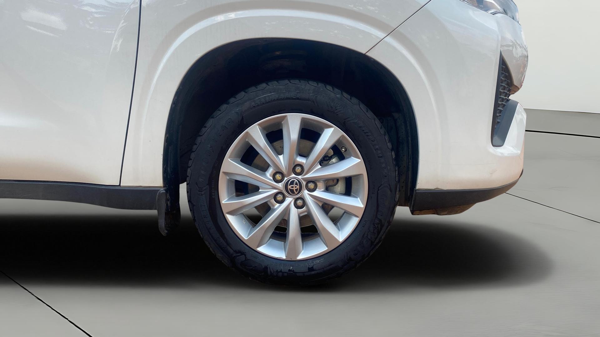 View 2024 Toyota Innova Hycross VX 7 STR Image 45 Used 2024 Toyota Innova Hycross VX 7 STR Image 45