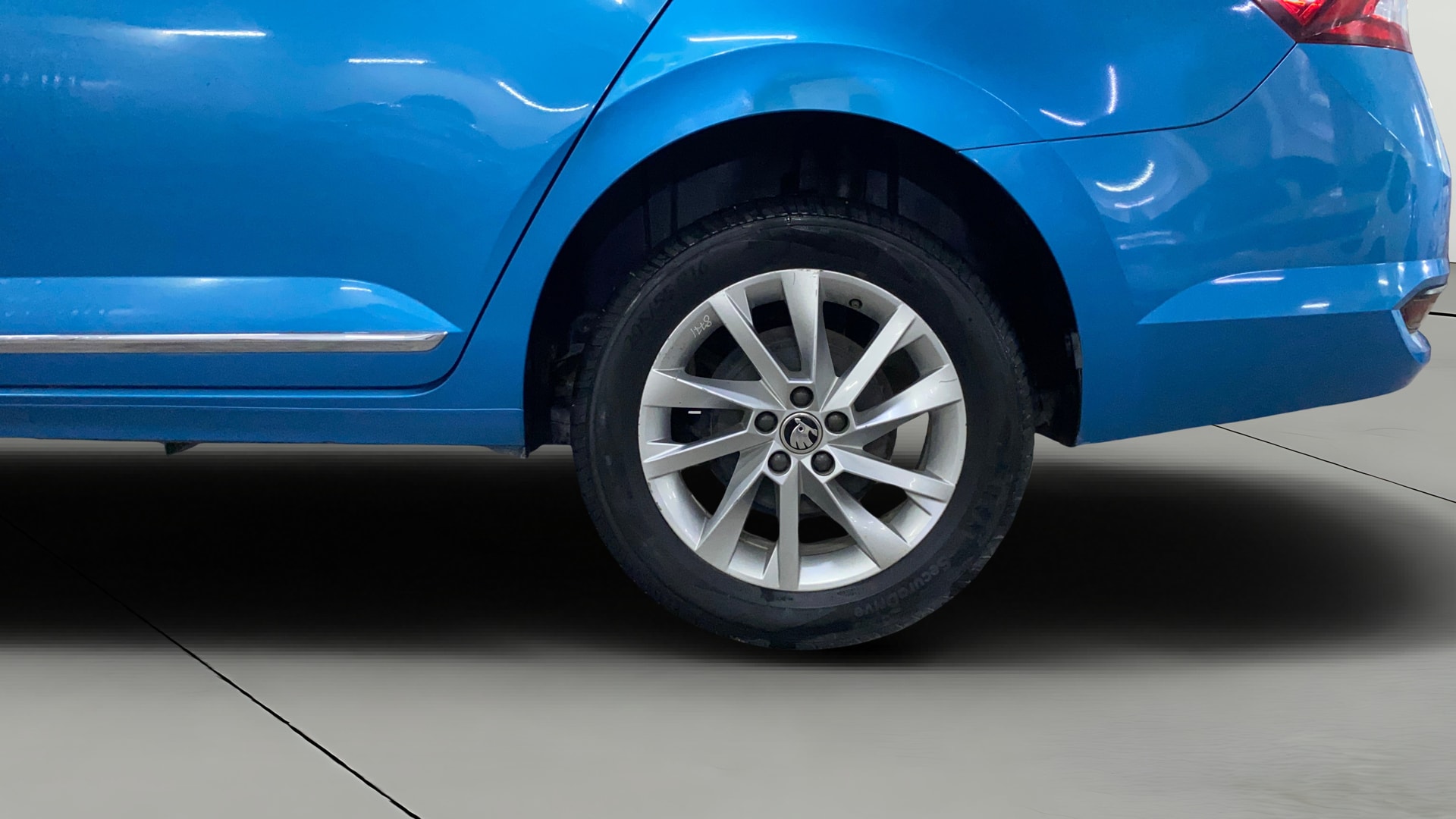 View 2023 Skoda Slavia Ambition 1.0 TSI MT Image 8 Used 2023 Skoda Slavia Ambition 1.0 TSI MT Image 8