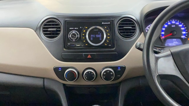 View Hyundai Xcent Image 17 Used Hyundai Xcent Image 17