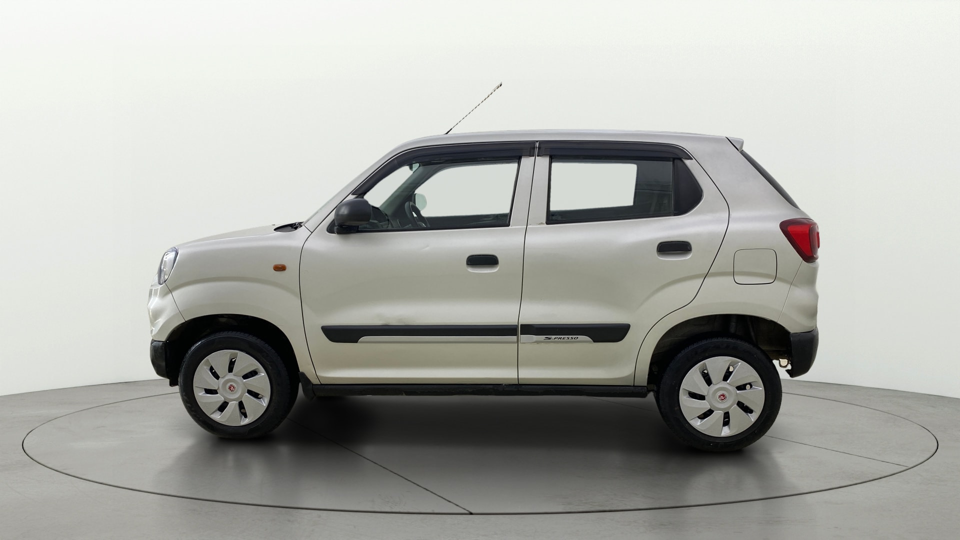 View 2021 Maruti Suzuki 1000 Base Variant Image 5 Used 2021 Maruti Suzuki 1000 Base Variant Image 5