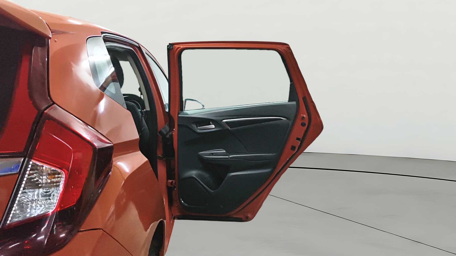 View 2015 Honda Jazz E MT Diesel Image 7 Used 2015 Honda Jazz E MT Diesel Image 7