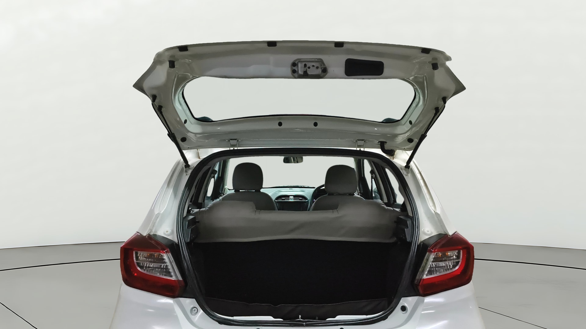 View 2020 Tata Tiago Revotorq XB Image 16 Used 2020 Tata Tiago Revotorq XB Image 16