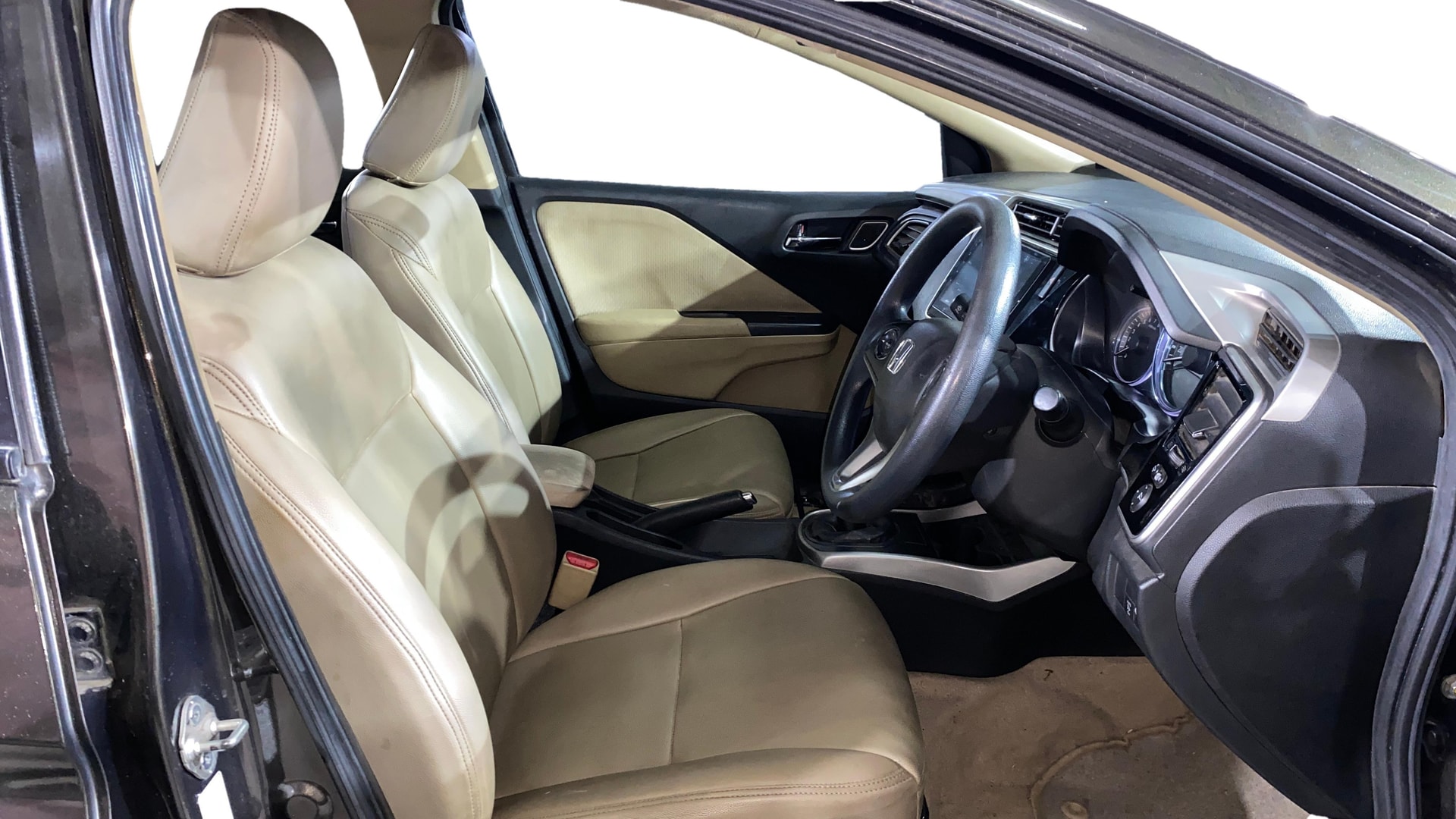 View 2018 Honda City ZX MT Diesel Anniversary Edition Image 27 Used 2018 Honda City ZX MT Diesel Anniversary Edition Image 27