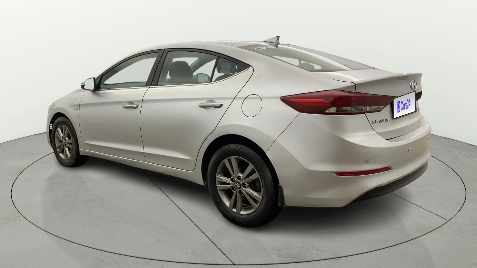View 2018 Hyundai Elantra 1.6 CRDi S Image 2 Used 2018 Hyundai Elantra 1.6 CRDi S Image 2