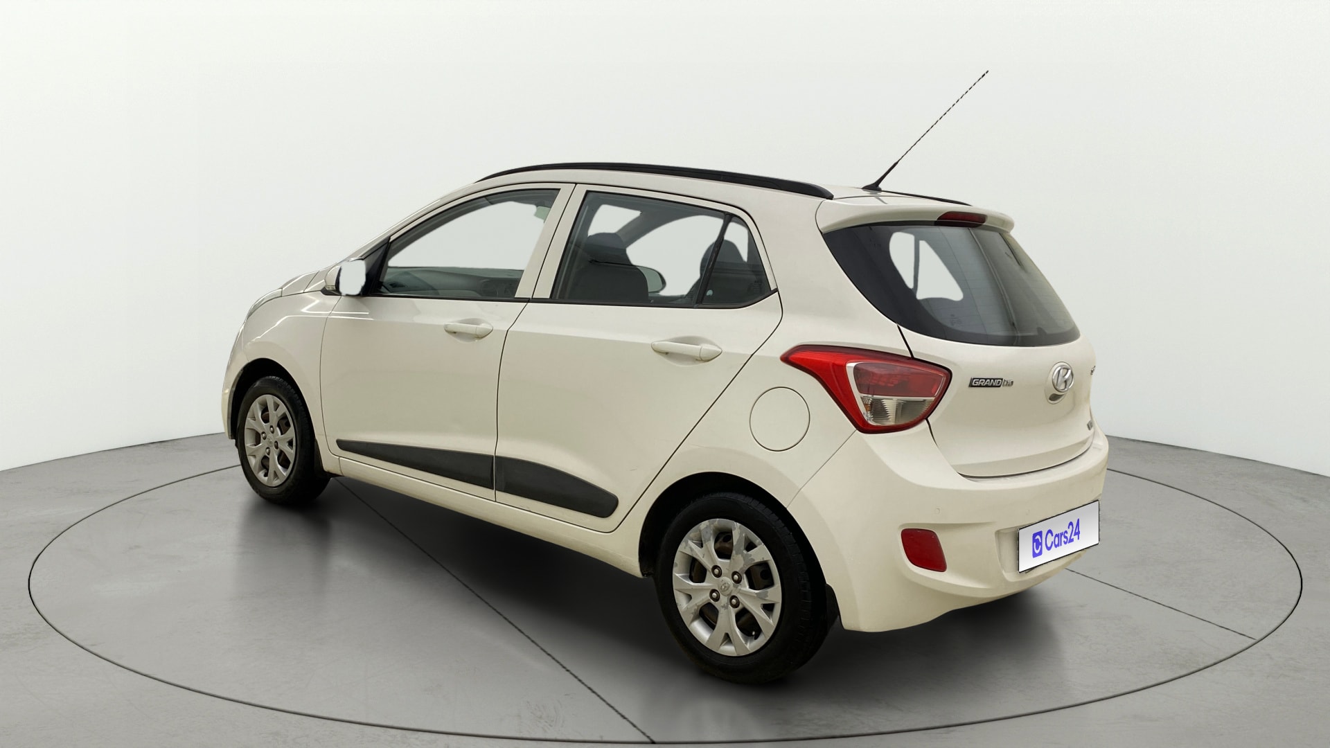 View 2016 Hyundai Grand i10 Sportz 1.2 Kappa Image 2 Used 2016 Hyundai Grand i10 Sportz 1.2 Kappa Image 2