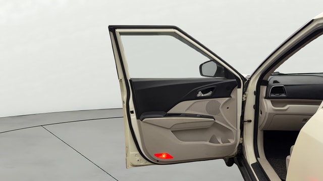 View Mahindra XUV300 Image 32 Used Mahindra XUV300 Image 32