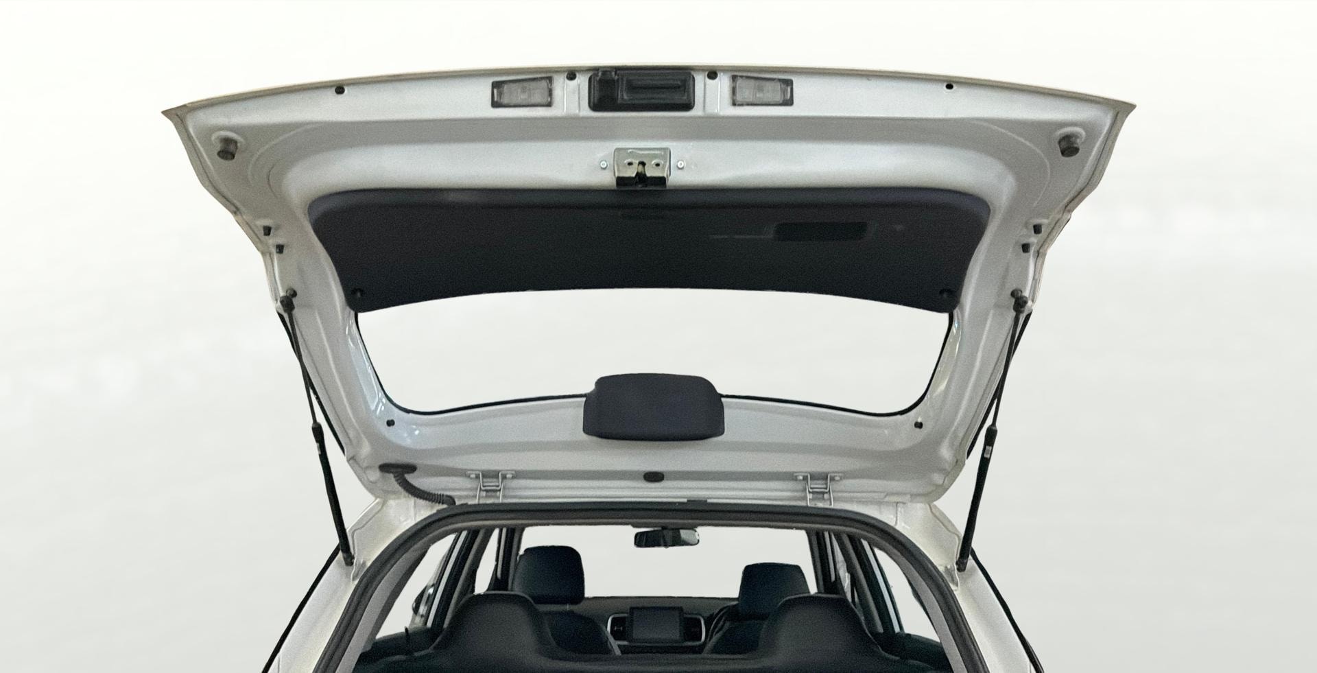 View 2022 Hyundai Venue S Plus 1.5 Diesel MT Image 16 Used 2022 Hyundai Venue S Plus 1.5 Diesel MT Image 16