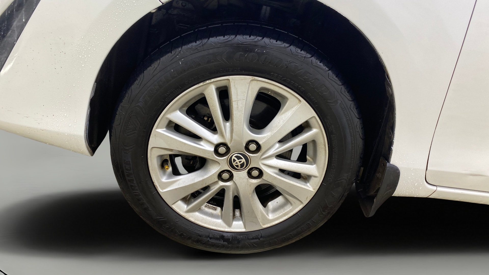 View 2019 Toyota Yaris V CVT Image 34 Used 2019 Toyota Yaris V CVT Image 34